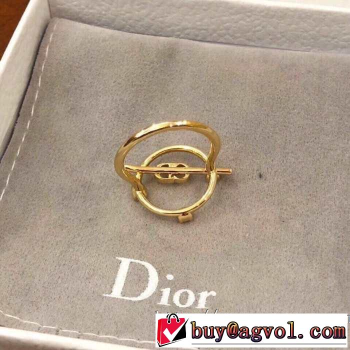 ディオール DIOR 夏っぽさ新作アイテム 2019春夏トレンドアイテム リング/指輪 着るだけで上品なスタイル