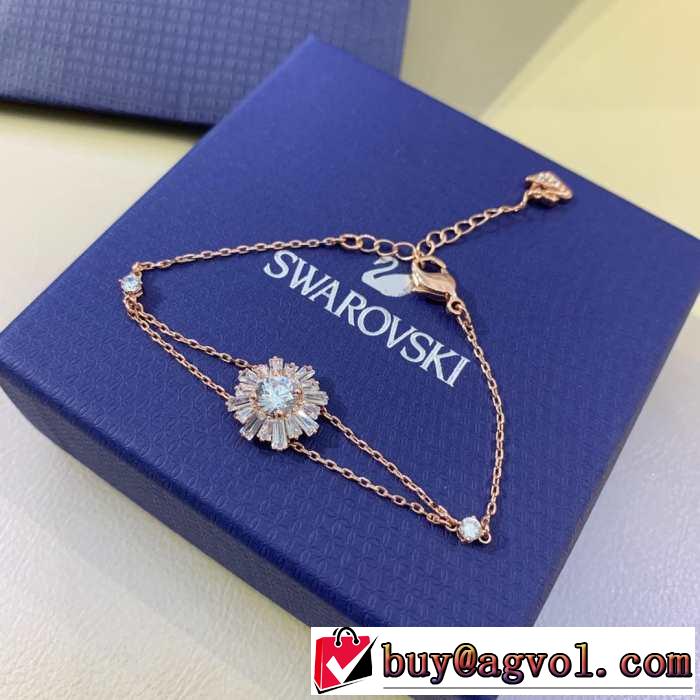 大人の可愛さを引き立て 2019年春夏流行ファッション スワロフスキー SWAROVSKI ブレスレット