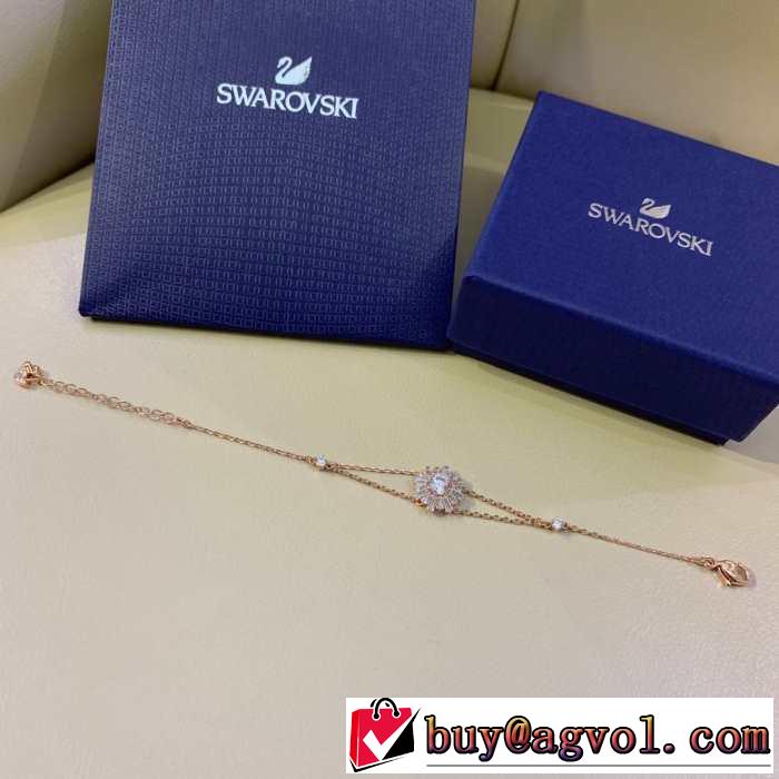 大人の可愛さを引き立て 2019年春夏流行ファッション スワロフスキー SWAROVSKI ブレスレット