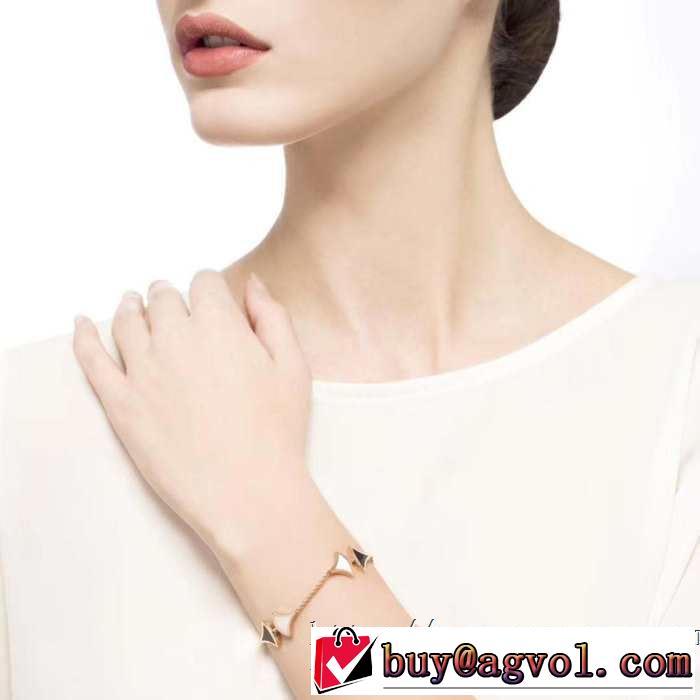ブルガリ BVLGARI トレンド感があって涼しげ ブレスレット 2019年夏の一押しファッションアイテム