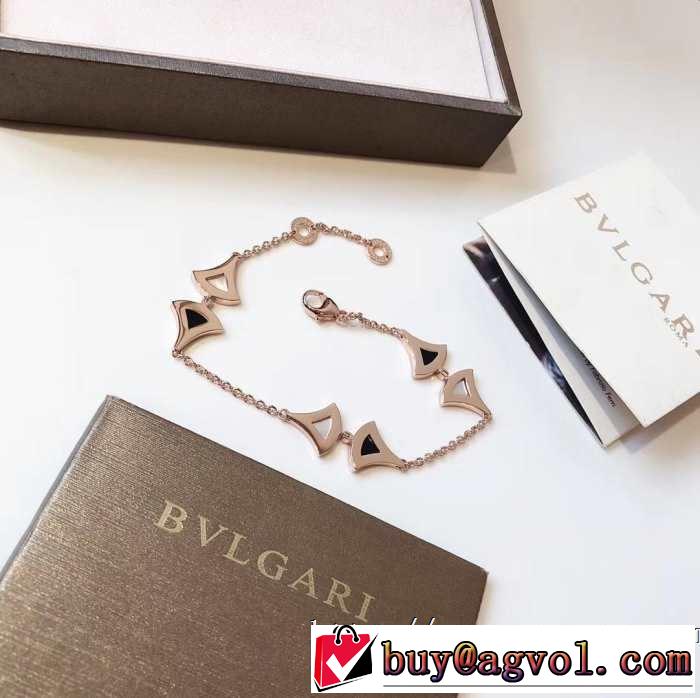 ブルガリ BVLGARI トレンド感があって涼しげ ブレスレット 2019年夏の一押しファッションアイテム