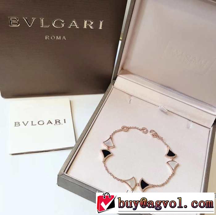 ブルガリ BVLGARI トレンド感があって涼しげ ブレスレット 2019年夏の一押しファッションアイテム