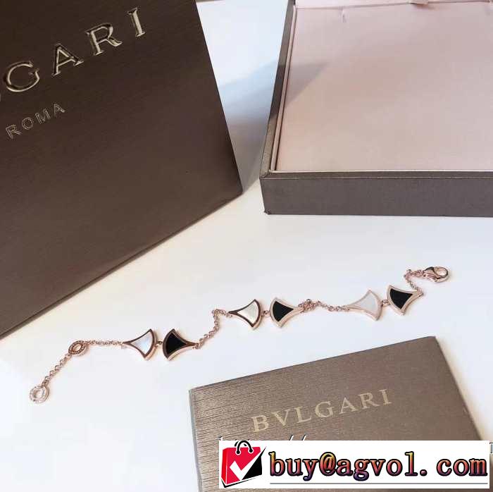 ブルガリ BVLGARI トレンド感があって涼しげ ブレスレット 2019年夏の一押しファッションアイテム