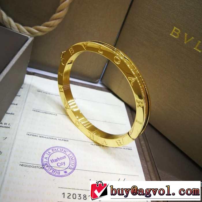 3色可選 春夏のトレンドアイテム ブルガリ大人カジュアル夏ファッション2019 BVLGARI ブレスレット 抜け感スゴイ