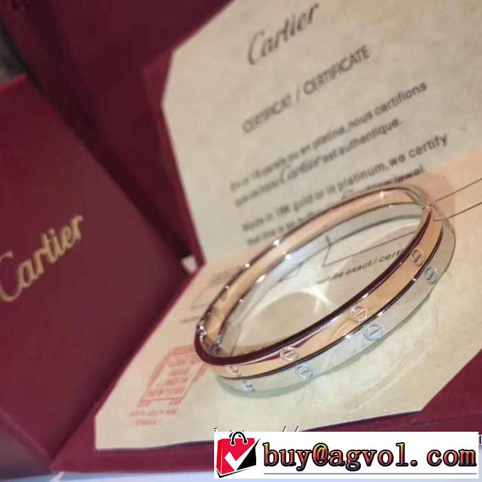 おしゃれな夏ファッション2019カルティエ CARTIER 季節感のあるファッション ブレスレット 気持ちいい真夏日にぴったり