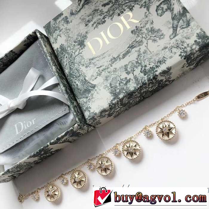 ぜひ今年のトレンドをチェック  ブレスレット 2019年春夏のトレンドアイテムディオール DIOR