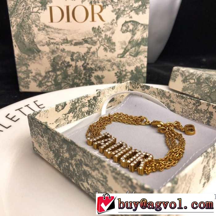 リラックス感のあるゆったり ディオール DIOR 夏のコーデには欠かせない ブレスレット 2019夏ファション新品