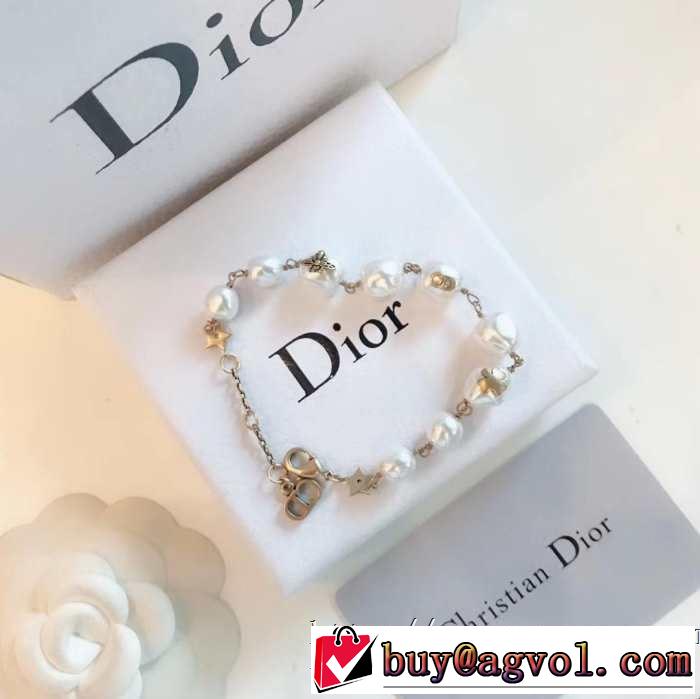 ブレスレット 大人のカジュアルスタイル ディオール今年もトレンド  DIOR  2019春夏は人気定番