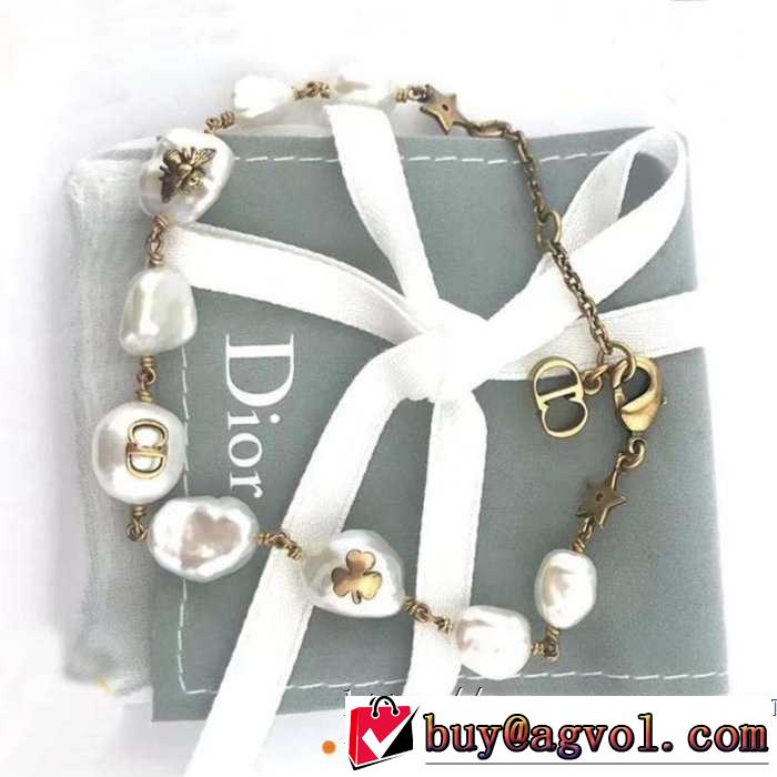 ブレスレット 大人のカジュアルスタイル ディオール今年もトレンド  DIOR  2019春夏は人気定番