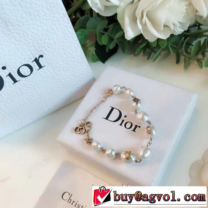 ブレスレット 大人のカジュアルスタイル ディオール今年もトレンド  DIOR  2019春夏は人気定番