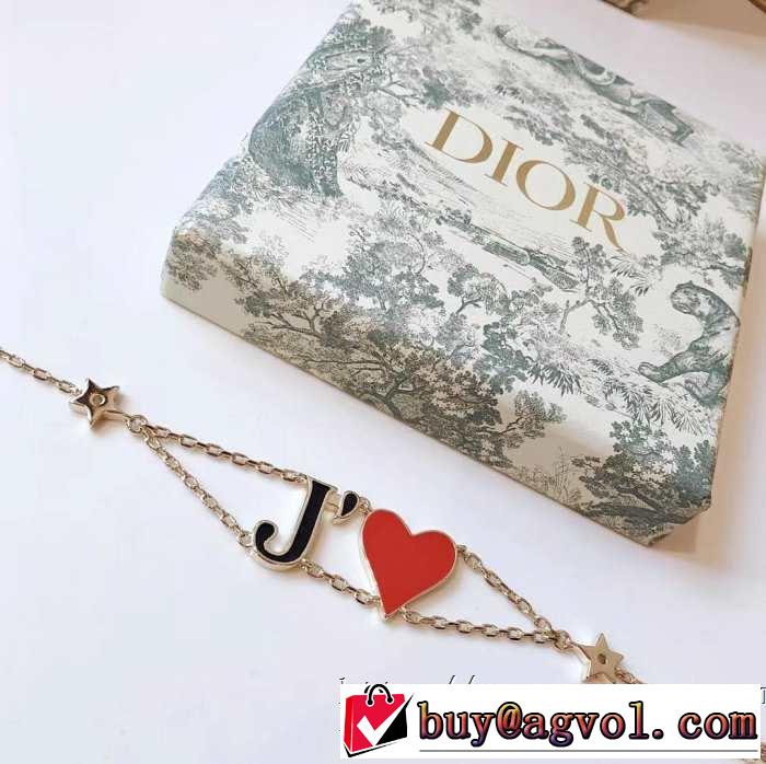 ブレスレット 着回し力も抜群です！ ディオール《2019年》今、注目のストリート DIOR 派手にはなりすぎず