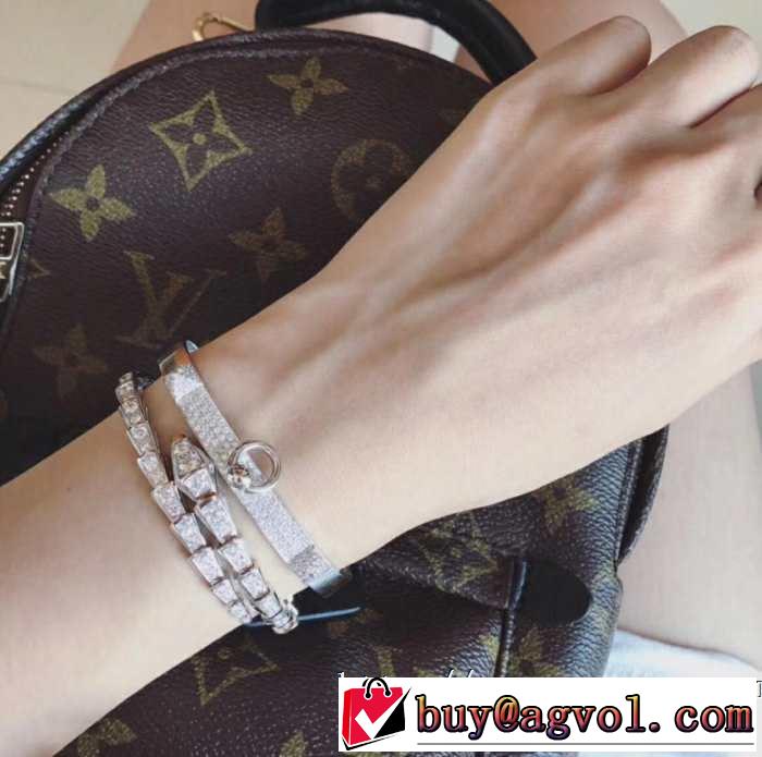 最も目立ったブランド新品 ブレスレット 2019夏色っぽさ エルメス HERMES 夏の王道　適度な上品さ