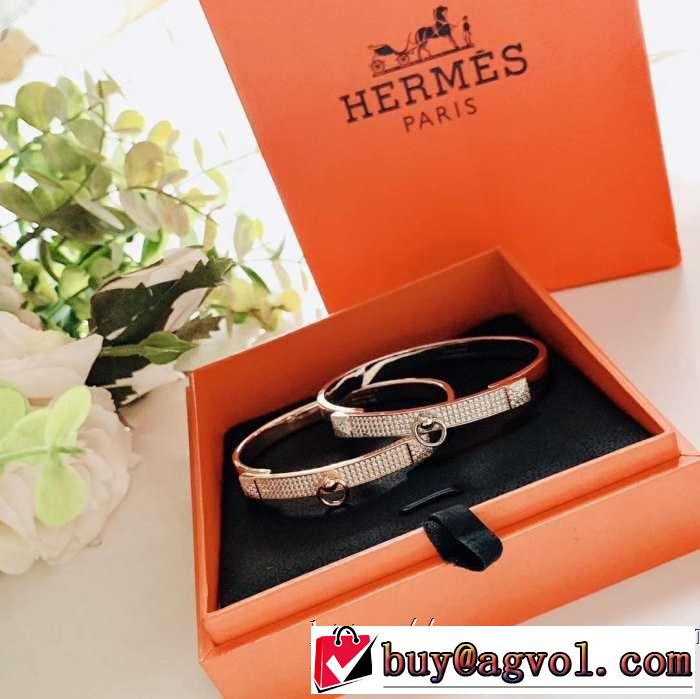 最も目立ったブランド新品 ブレスレット 2019夏色っぽさ エルメス HERMES 夏の王道　適度な上品さ