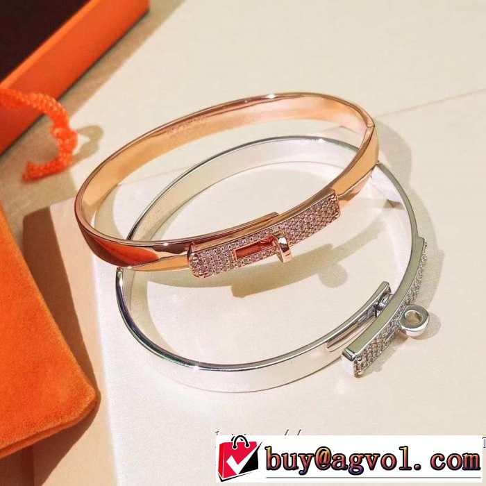夏らしい抜け感を演出し ブレスレット 2色可選 エルメス 2019年春夏シーズンの人気 HERMES サラサラの着心地 