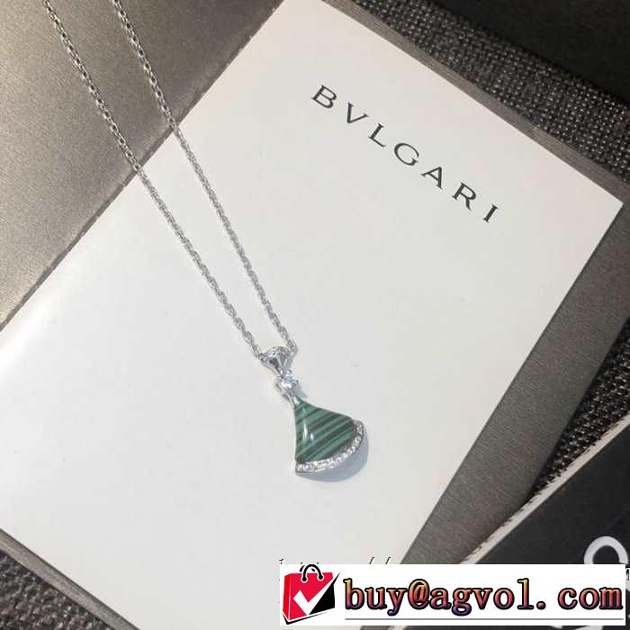 ブルガリ BVLGARI ネックレス 魅力的なカラー使い 《2019年》今、注目のストリート