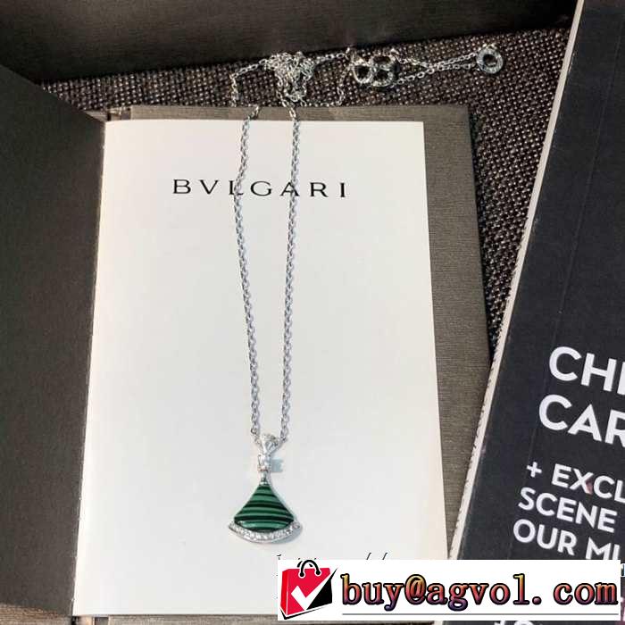 ブルガリ BVLGARI ネックレス 魅力的なカラー使い 《2019年》今、注目のストリート