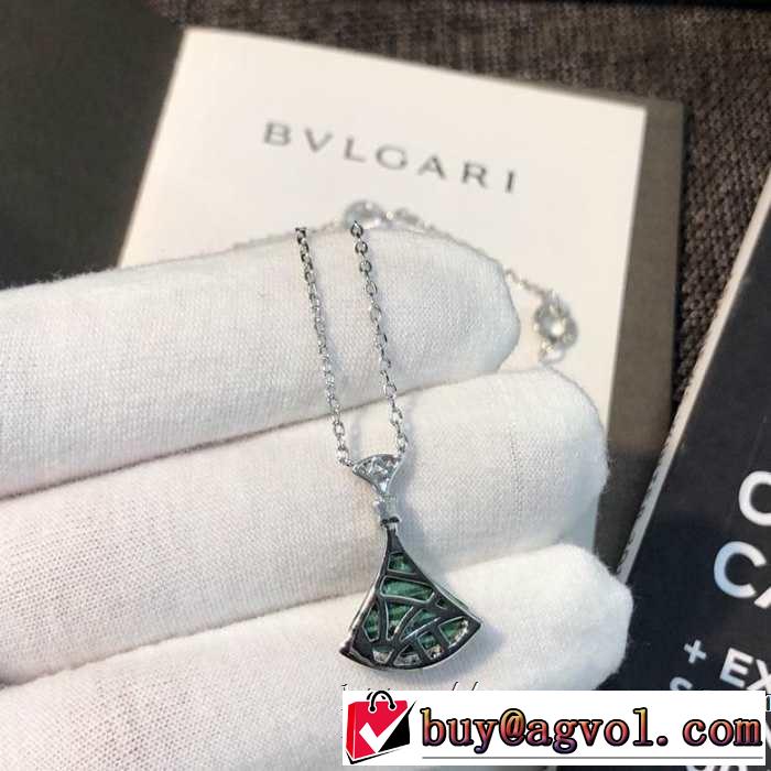 ブルガリ BVLGARI ネックレス 魅力的なカラー使い 《2019年》今、注目のストリート