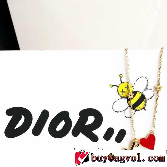 ネックレス 大人カジュアル夏ファッション2019 魅力的なカラー使い ディオール DIOR
