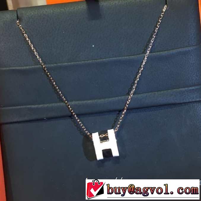 エルメス HERMES ネックレス 春夏アイテムから新たに登場！ 海外セレブが注目アイテム