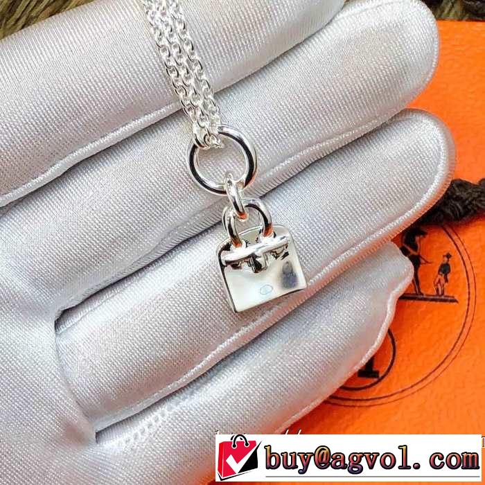 ネックレス  エルメス HERMES 2019春夏トレンドカラー 最新トレンドファッション新着
