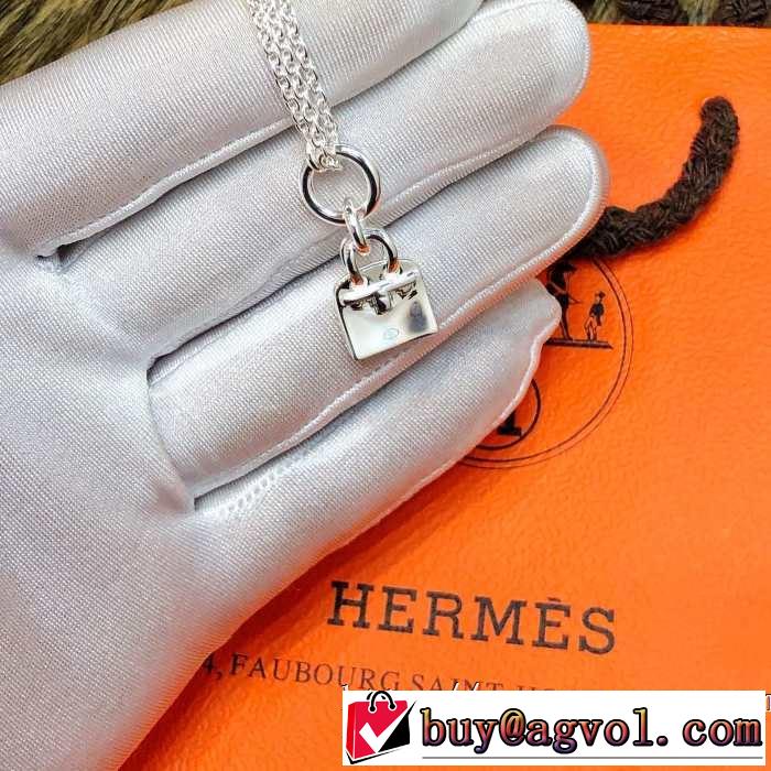 ネックレス  エルメス HERMES 2019春夏トレンドカラー 最新トレンドファッション新着
