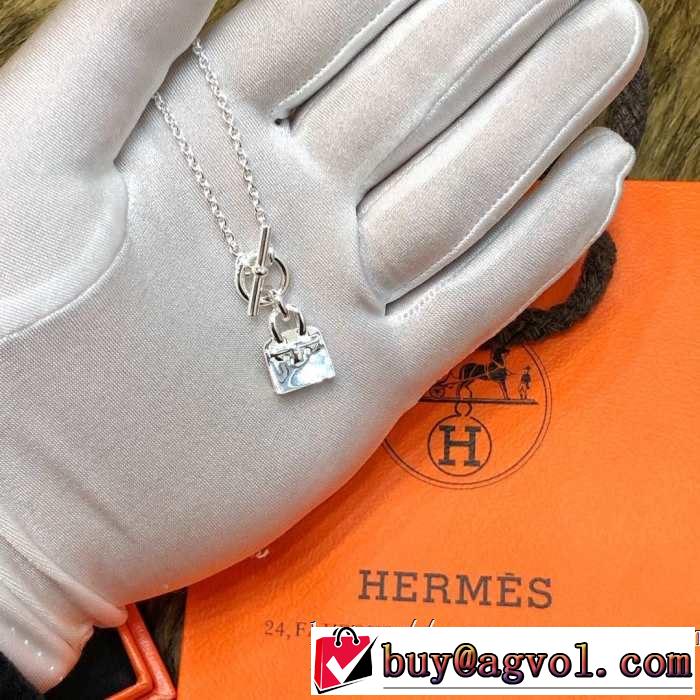 ネックレス  エルメス HERMES 2019春夏トレンドカラー 最新トレンドファッション新着