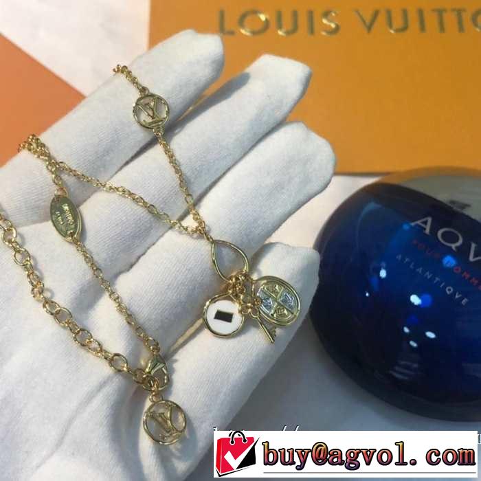 おしゃれな夏ファッション2019 季節感のあるファッション ルイ ヴィトン LOUIS VUITTON ネックレス