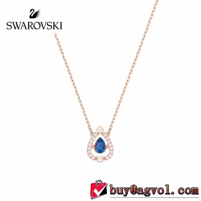 2019春夏トレンドアイテム スワロフスキー SWAROVSKI ネックレス 一気にトレンド感満載な着こなし
