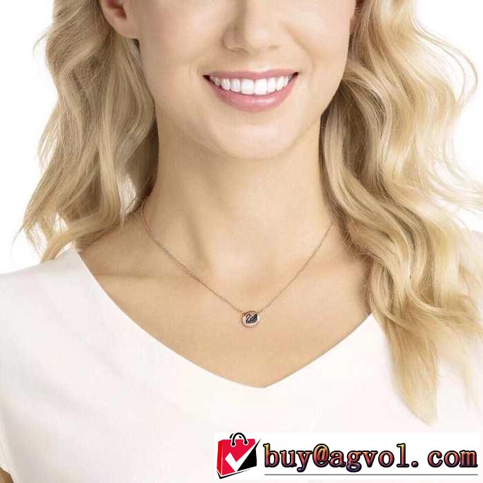 ネックレス スワロフスキー SWAROVSKI 2019年春夏のトレンドアイテム おしゃれな大人の着こなし