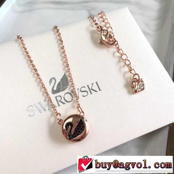 ネックレス スワロフスキー SWAROVSKI 2019年春夏のトレンドアイテム おしゃれな大人の着こなし