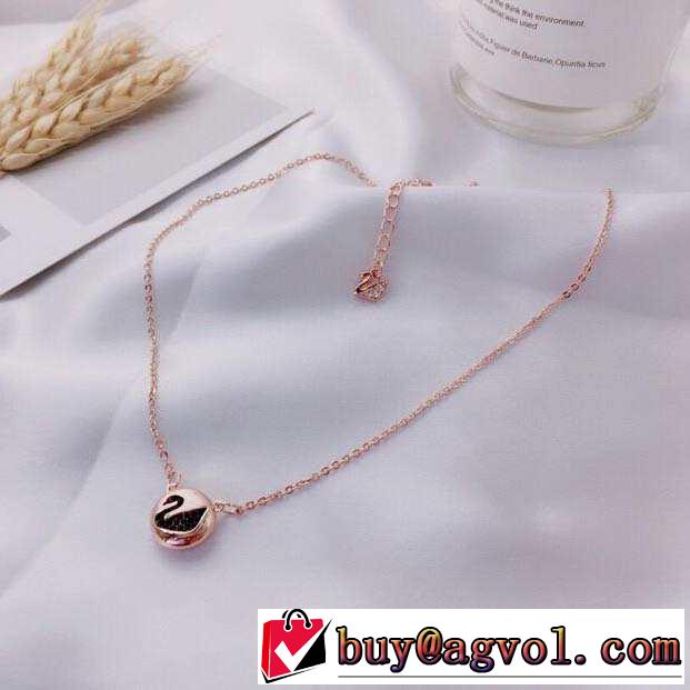 ネックレス スワロフスキー SWAROVSKI 2019年春夏のトレンドアイテム おしゃれな大人の着こなし