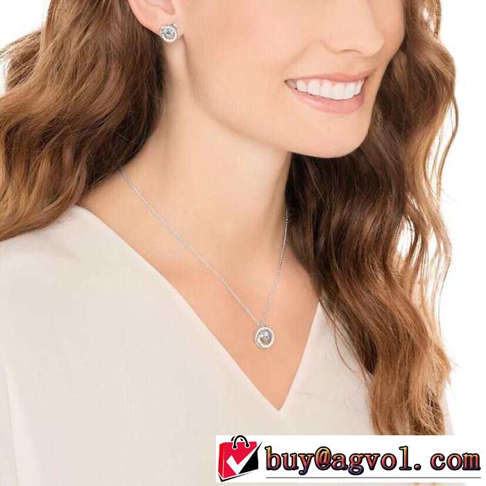 2019年春夏流行ファッション 大人の可愛さを引き立て スワロフスキー SWAROVSKI ネックレス