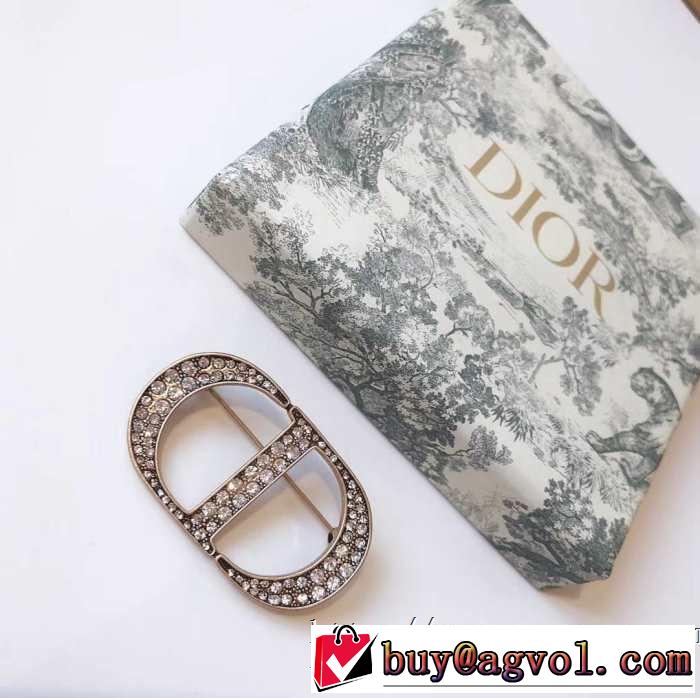 ディオール DIOR ブローチ 春夏トップス最新情報をチェック 季節感もプラス2019新作