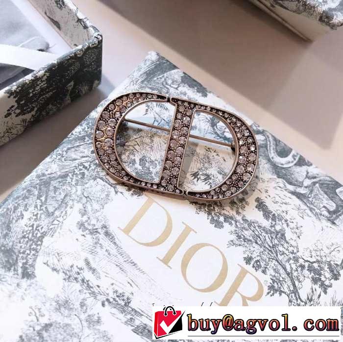 ディオール DIOR ブローチ 春夏トップス最新情報をチェック 季節感もプラス2019新作