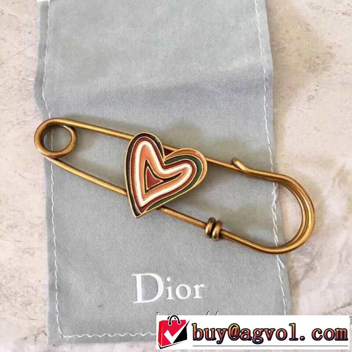 先取り！2019年春夏トレンド ディオール DIOR ブローチ 今やセレブ御用達で大人気の