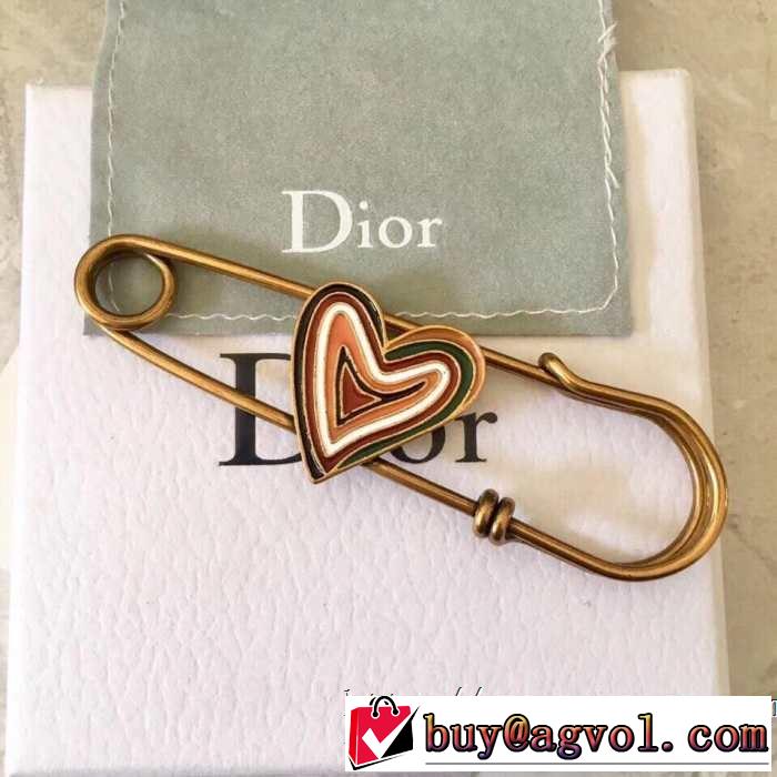 先取り！2019年春夏トレンド ディオール DIOR ブローチ 今やセレブ御用達で大人気の