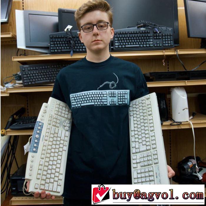 夏おすすめ人気ブランドアイテム Supreme 19ss Keyboard TEE Tシャツ/半袖 2色可選 特に夏は人気アイテム