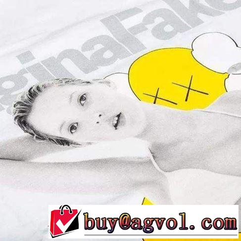 シャツ/半袖 春夏らしい爽やかさ 2色可選 【2019年】夏のファッションSupreme Kate Moss Tee