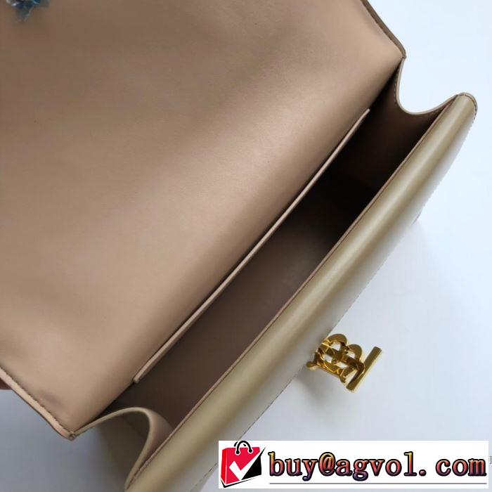 素敵カジュアルの春夏コレクション レディースバッグ  新作コレクションを見る バーバリー BURBERRY 2019年の春夏に着たい