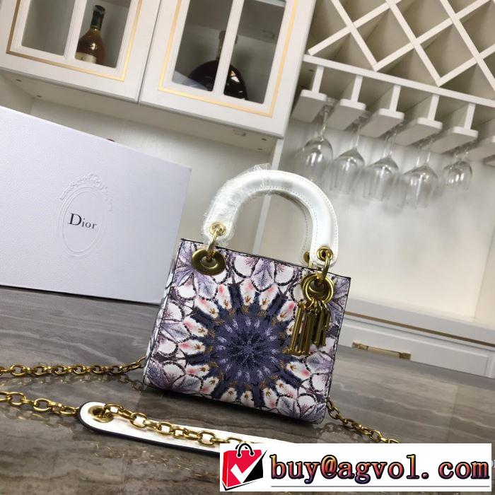 ディオール DIOR ハンドバッグ 2019年春夏のトレンドアイテム 春夏シンプルファッションでOK！