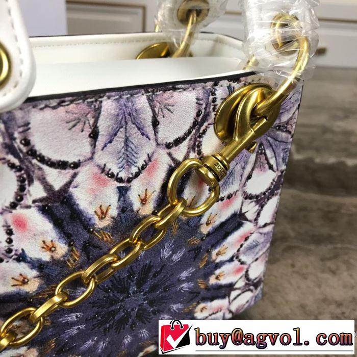 ディオール DIOR ハンドバッグ 2019年春夏のトレンドアイテム 春夏シンプルファッションでOK！