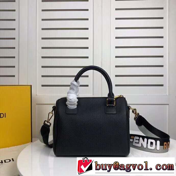 ハンドバッグ  4色可選 2019春夏トレンドアイテム今シーズン注目のデザイン  フェンディ FENDI