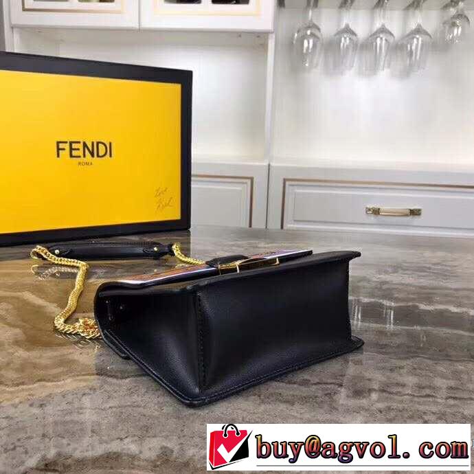 今流行りの最新コレクション 2019春夏は人気定番 フェンディ FENDI 斜め掛けバッグ 4色可選