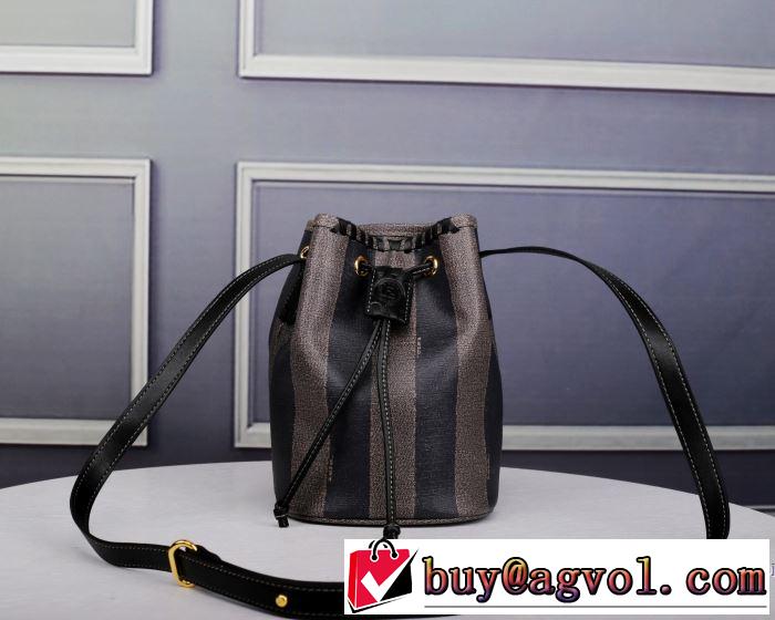 レディースバッグ  透け感新作がイチ推し フェンディ 上品な印象に格上げ FENDI 2019SSのトレンド商品  夏大人気のアイテム