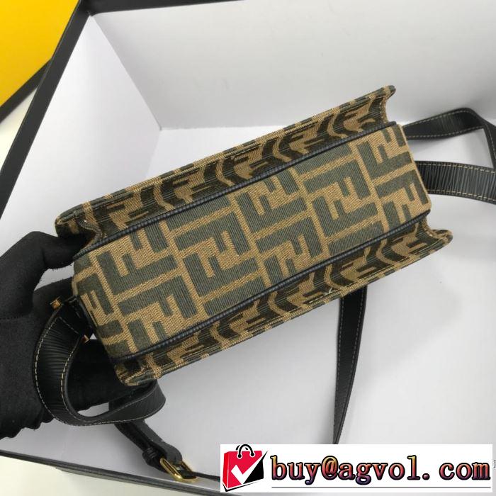 グッと大人っぽい印象にフェンディ 夏らしい抜け感を演出し FENDI  レディースバッグ 2019年春夏シーズンの人気 大人らしく仕上げ