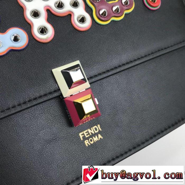 スタイルUPして着こなす フェンディおしゃれな大人の着こなし FENDI  レディースバッグ 2019年春夏のトレンドアイテム 多色選択可