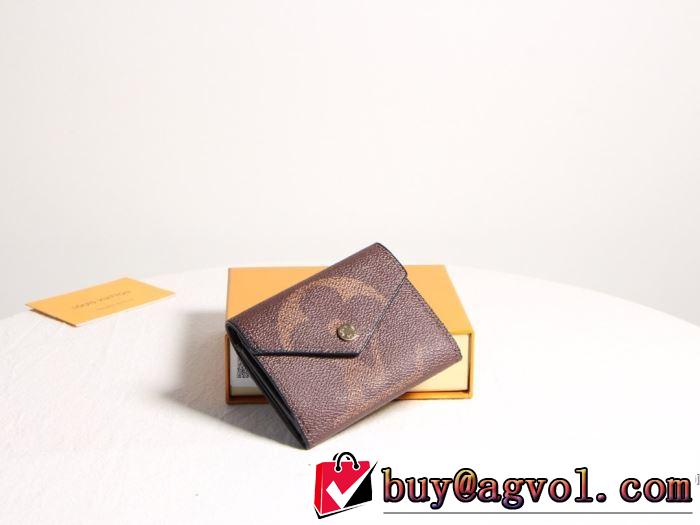 財布/ウォレット 秋冬ファッションコーディネート ルイ ヴィトン最重要！2019秋冬トレンド  LOUIS VUITTON  人気ファッション雑誌でも掲載