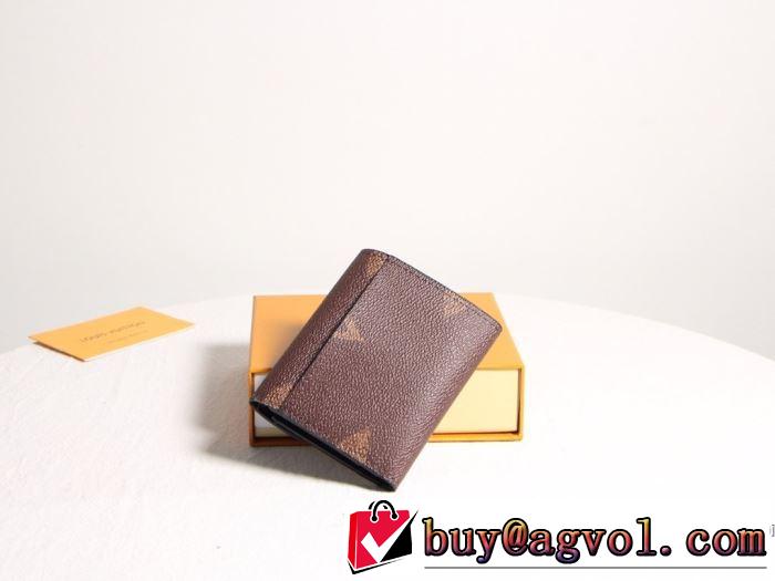 財布/ウォレット 秋冬ファッションコーディネート ルイ ヴィトン最重要！2019秋冬トレンド  LOUIS VUITTON  人気ファッション雑誌でも掲載