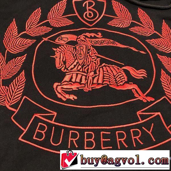 パーカー 大人のカジュアルスタイル バーバリー 【2019年】夏のファッション BURBERRY 風通しのよい