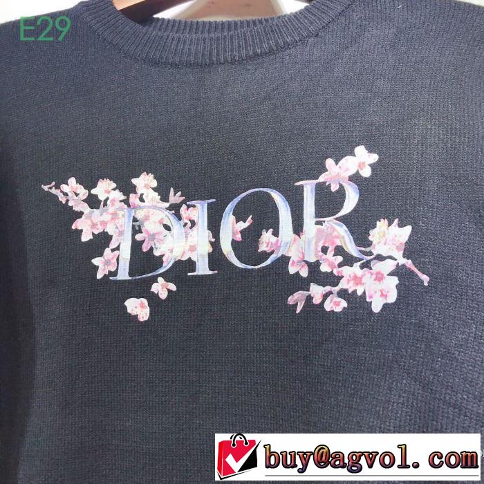プルオーバーパーカー キレイめ感が強い ディオール DIOR2019夏色っぽさ 夏の大人カジュアルスタイル